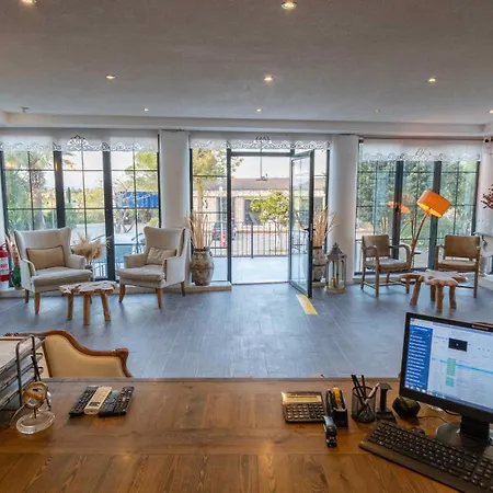 Enki Suess Alacati Hotel *